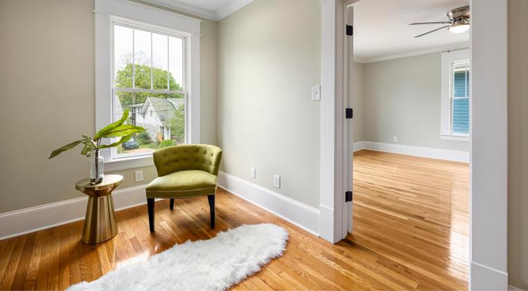 Que tu vivienda luzca como nueva! 7 consejos para cuidar tus pisos de madera