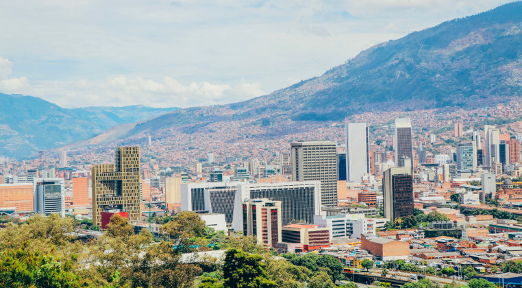 Cinco ventajas de comprar vivienda VIS en Colombia