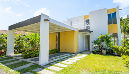 Canarios del Castillo D - Casas en Cali